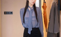 女人与公拘交酡图